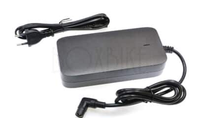 48V / 54,6V lader - RCA - 2A