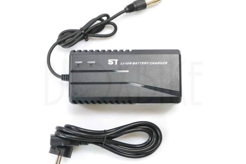 36V / 42V hurtiglader - XLR 4-pin - 3A