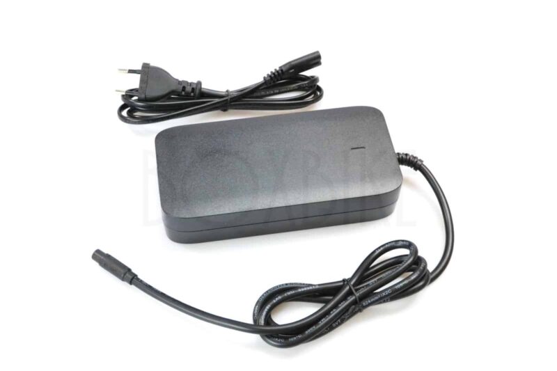 52V / 58,8V hurtiglader - Julet 3-pin - 3A